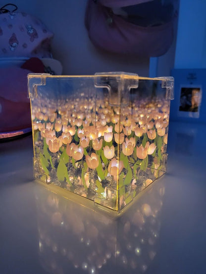 Tulip Cube Mini Lamp