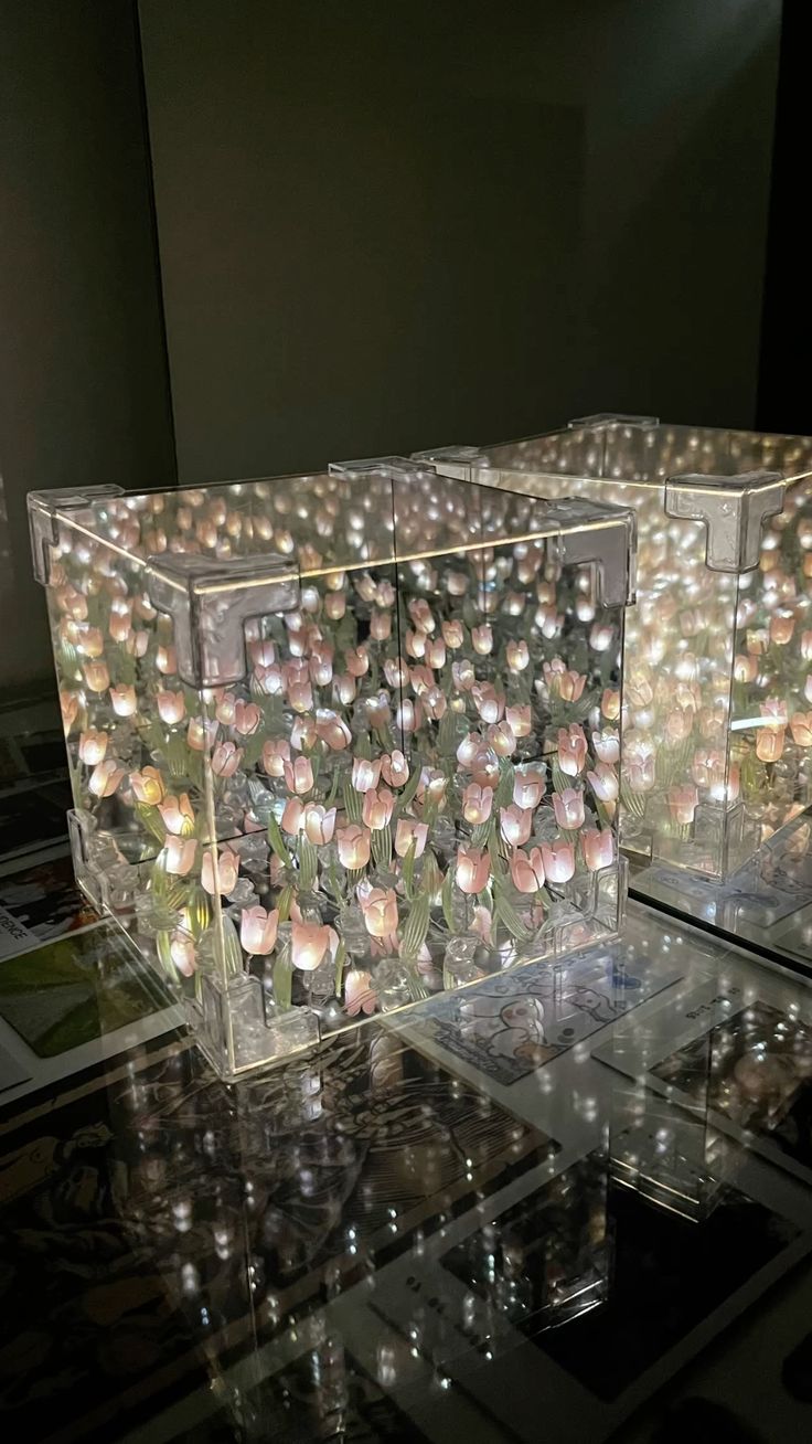Tulip Cube Mini Lamp
