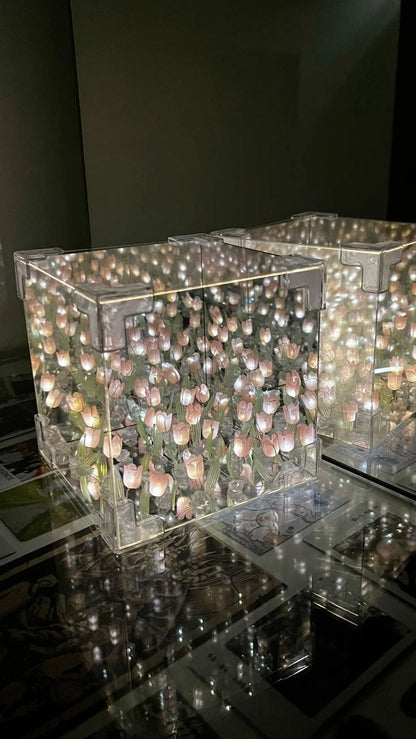 Tulip Cube Mini Lamp
